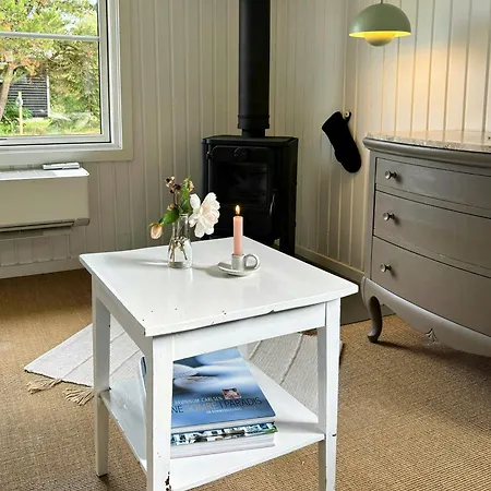 Summer House With Wilderness Bath Near The Store Fuglede