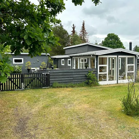 Summer House With Wilderness Bath Near The Semesterbostad *