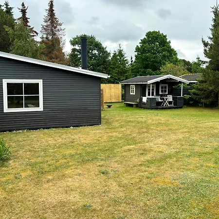 Summer House With Wilderness Bath Near The Store Fuglede