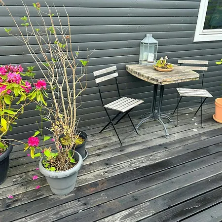 Summer House With Wilderness Bath Near The Semesterbostad *